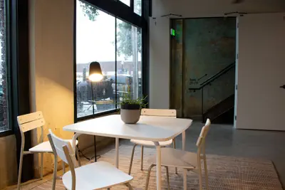 Photo 3 - Travelers Hotel