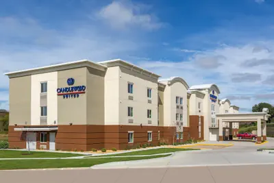 Photo 2 - Candlewood Suites Davenport by IHG