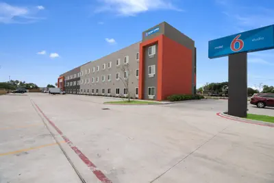 Photo 2 - Studio 6 Corpus Christi, TX