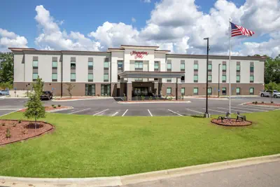 Photo 2 - Hampton Inn Camden