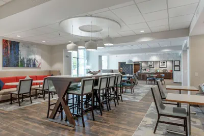 Photo 5 - Hampton Inn Camden