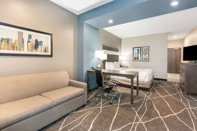 Photo 5 - La Quinta Inn and Suites by Wyndham Houston Spring South