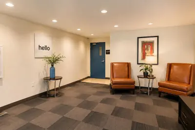 Photo 2 - Welcome Suites Hazelwood