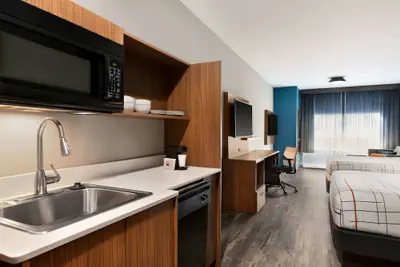 Photo 5 - La Quinta Inn & Suites by Wyndham Brunswick/Golden Isles