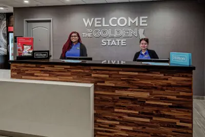 Photo 4 - Hampton Inn Fresno Airport