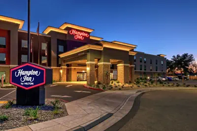 Photo 2 - Hampton Inn Fresno Airport