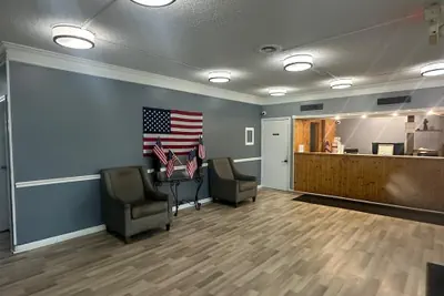 Photo 3 - Americas Best Value Inn Rockford