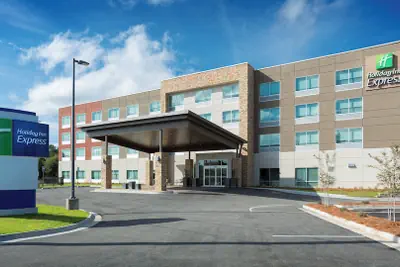 Photo 2 - Holiday Inn Express Lake Park by IHG