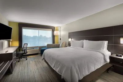 Photo 3 - Holiday Inn Express Lake Park by IHG