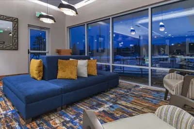 Photo 3 - La Quinta Inn & Suites by Wyndham Flagstaff East I-40