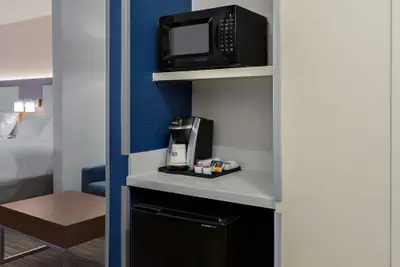 Photo 2 - Holiday Inn Express & Suites Chico by IHG