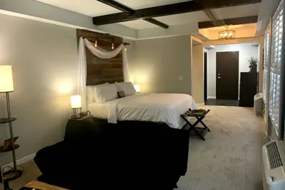 Photo 2 - Cedar Stables Inn and Suites