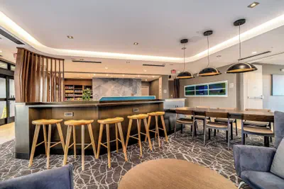 Photo 2 - SpringHill Suites by Marriott Oakland Airport