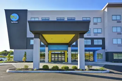 Photo 2 - Tru by Hilton Huber Heights