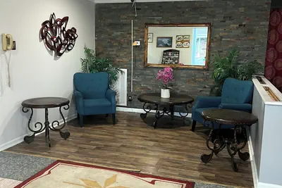 Photo 4 - Ambassador Inn And Suites