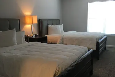 Photo 2 - Ambassador Inn And Suites