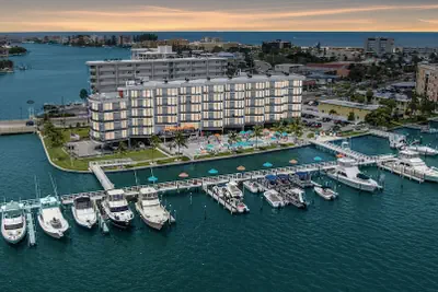 Photo 2 - FUSION Resort Waterfront Suites