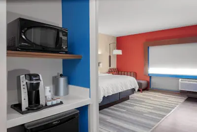 Photo 3 - Holiday Inn Express & Suites Wilmington West - Medical Park by IHG