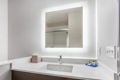 Photo 3 - Holiday Inn Express & Suites Ottawa by IHG
