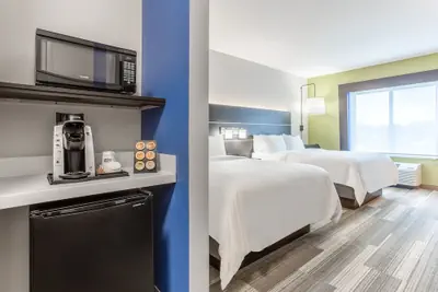 Photo 4 - Holiday Inn Express & Suites Ottawa by IHG