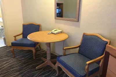 Photo 4 - Sky Ranch Inn