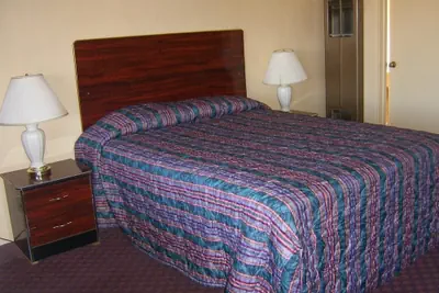 Photo 2 - Sky Ranch Inn