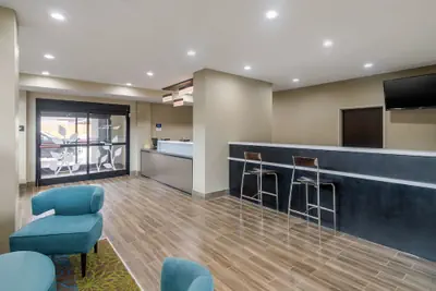 Photo 3 - MainStay Suites Bricktown - near Medical Center