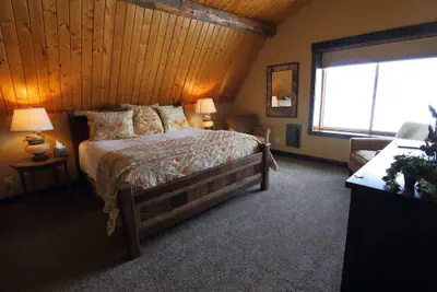 Photo 3 - Fin and Feather Inn