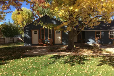 Photo 2 - Eastside Guesthouse