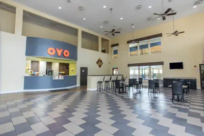 Photo 3 - OYO Hotel Knoxville TN Cedar Bluff I-40