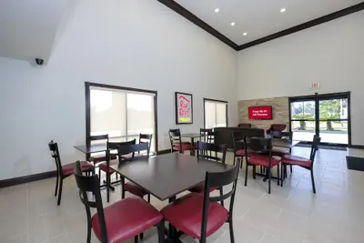 Photo 4 - Red Roof Inn PLUS+ Hammond