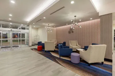 Photo 4 - La Quinta Inn & Suites by Wyndham Lafayette Oil Center