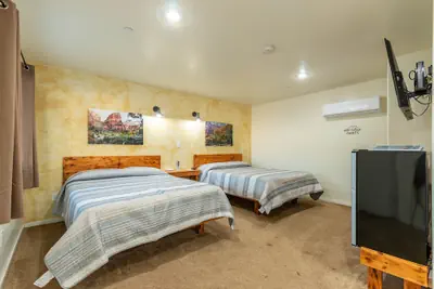 Photo 5 - Hurricane Hideaway Lodging