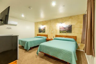 Photo 4 - Hurricane Hideaway Lodging