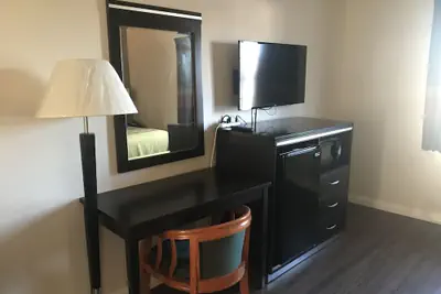 Photo 3 - Manhattan Inn & Suites - LAX