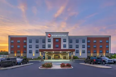 Photo 2 - B/W Plus Elizabethtown Inn & Suites