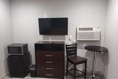 Photo 5 - Budget Inn & Suites