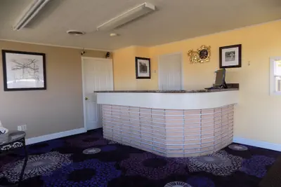 Photo 3 - Budget Inn