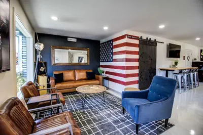 Photo 3 - Americana Modern Hotel