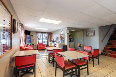 Photo 5 - Econo Lodge Inn & Suites Escanaba North