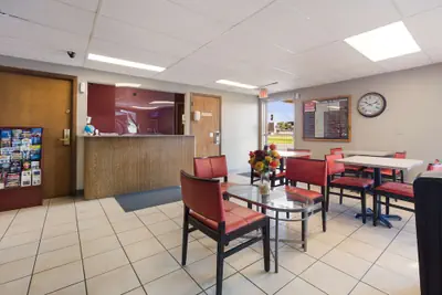 Photo 3 - Econo Lodge Inn & Suites Escanaba North