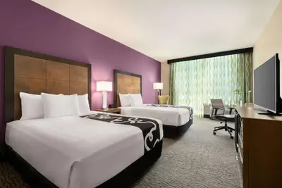 Photo 5 - La Quinta Inn & Suites by Wyndham Burlington