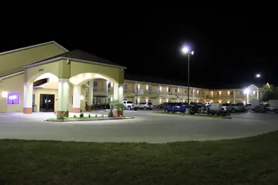 Photo 2 - Horizon Inn & Suites - Pearsall