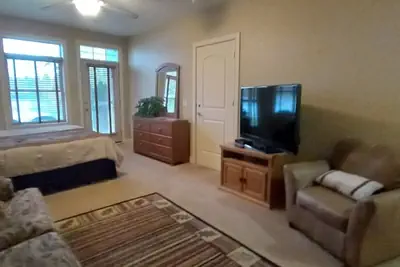 Photo 2 - Unit 411b 1bd/ 1ba Efficiency Condo 1 Bedroom Condo by RedAwning