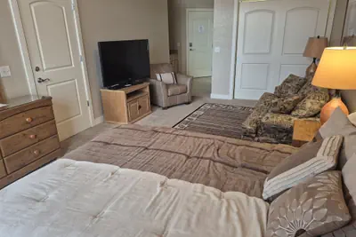 Photo 4 - Unit 411b 1bd/ 1ba Efficiency Condo 1 Bedroom Condo by RedAwning