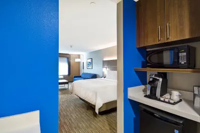 Photo 3 - Holiday Inn Express & Suites Houston NASA - Boardwalk Area by IHG