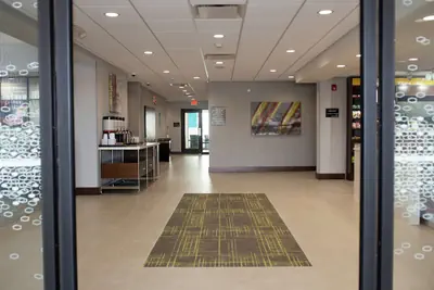 Photo 5 - Hampton Inn & Suites Dundee