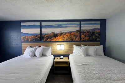 Photo 4 - Days Inn by Wyndham Charlotte University