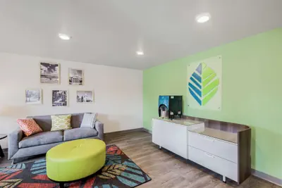 Photo 3 - WoodSpring Suites Chicago Addison