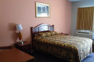Photo 4 - Town House Motel
